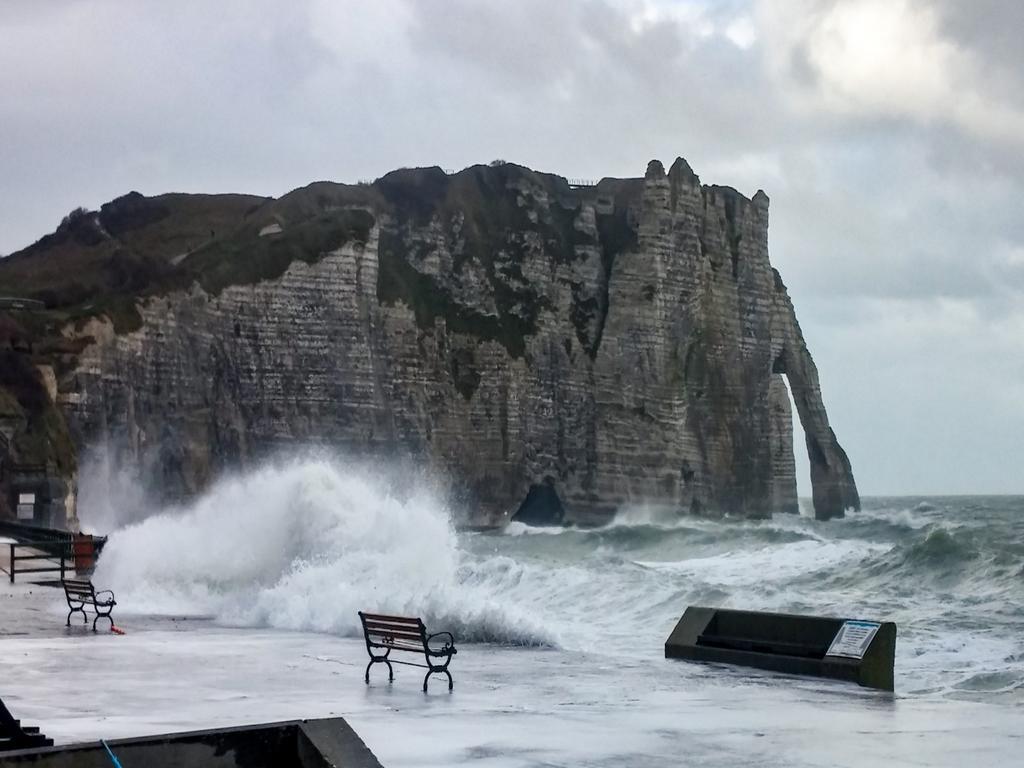 La Belle Vue Le Diamant Des Yeux Mer Et Golf Front Mer Этрета Экстерьер фото
